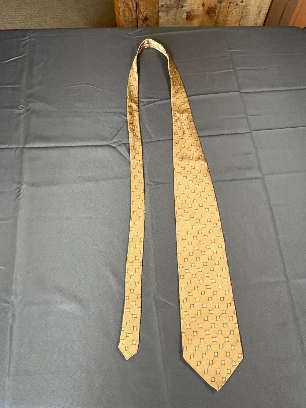 Nautica Men’s 100% Silk Tie Gold Tan Geometric Pattern 58” Classic Necktie